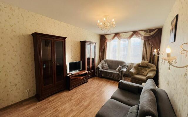 Саквояж на улице Батурина 40