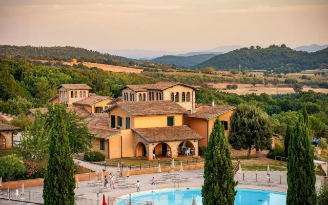 Residence with private beach in Talamone