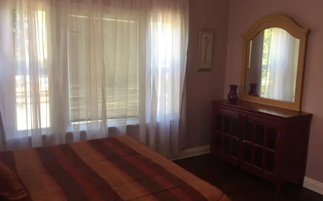 Unique 2 Bedroom in Burbank