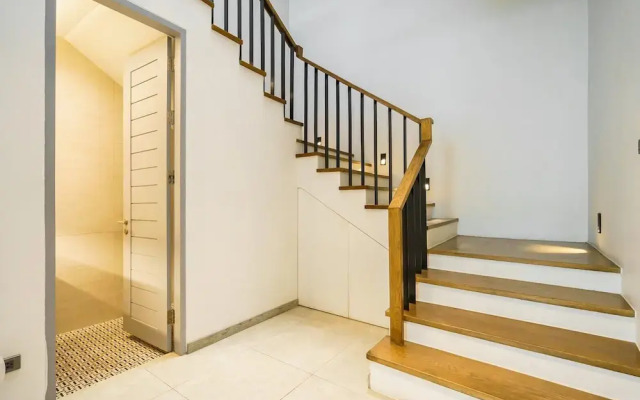 Designer Pool Villa in Ekkamai