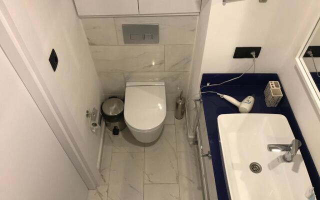 Nini's Apartament with Black sea view