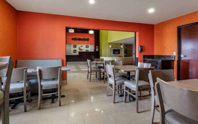 Comfort Inn & Suites Mansfield