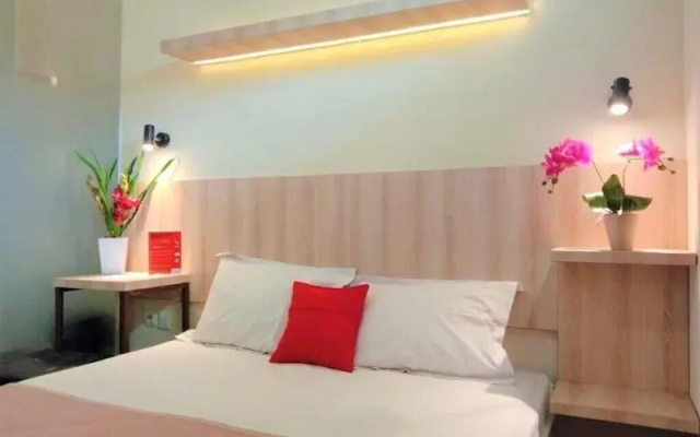 Lagoon Residence Near Kebun Raya Bogor – Guest Rooms – Bogor