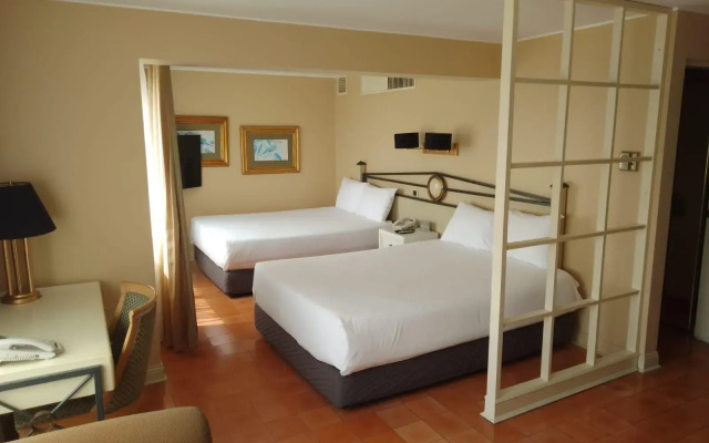 Suites del Bosque Hotel