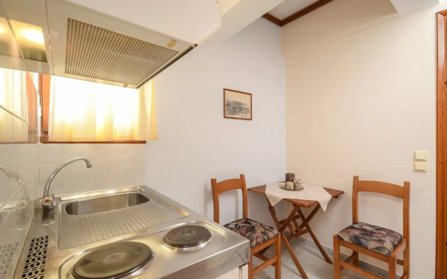 Rena Valetta Studios