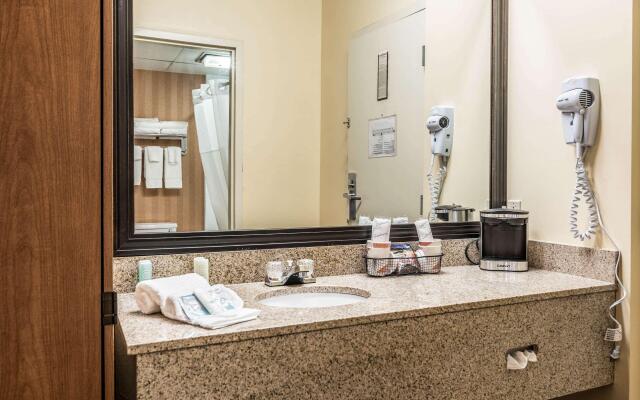 Bangor Suites Airport Hotel