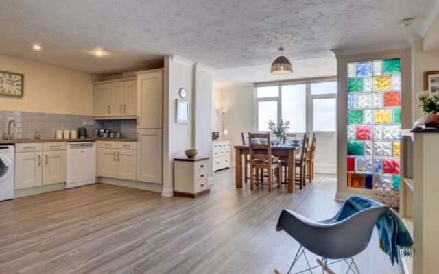 1 Devon Beach Court