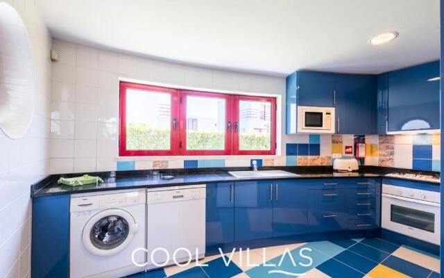 Villa AcquaMarina - 5 bedroom, water front villa