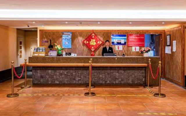 Jin Ding Hotel (Yuexia Building)