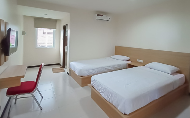 RedDoorz Syariah Plus near Tanjungpura University 2