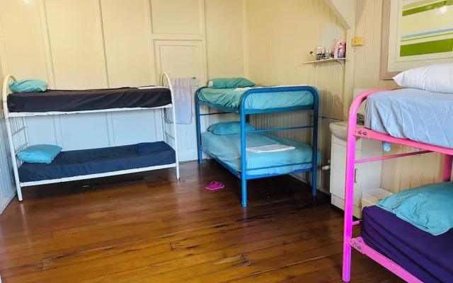 Mossman Exchange & Backpacker Resort