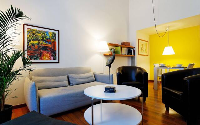 Inside Barcelona Apartments Mercat