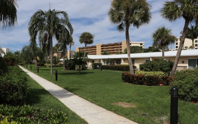 Jamaica Royale 054 - 1 Br Apts