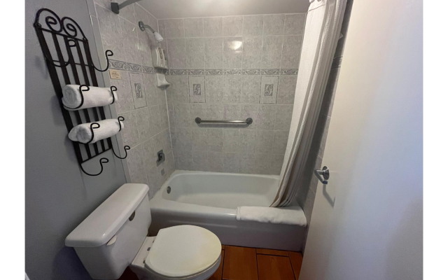 La Posada Inn By OYO Brownsville