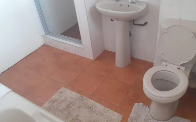 Spacious Executive Holiday Apartment In Bulawayo