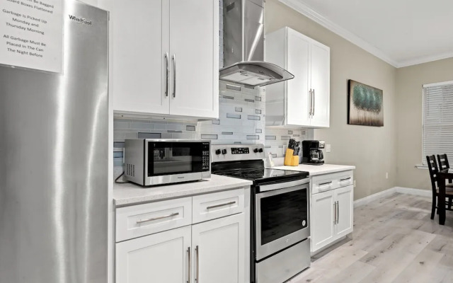 Spacious 4-bed, 3-bath Beach House Sleeps 12 for the Perfect Getaway