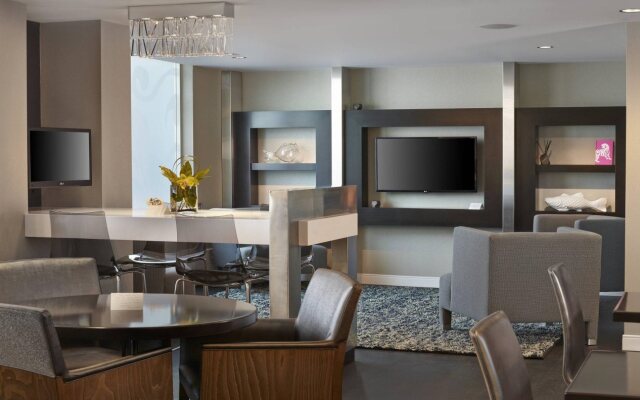 Renaissance Edmonton Airport Hotel