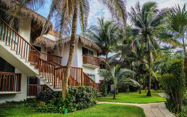Las Villas Akumal  2B-15 by SkyRun