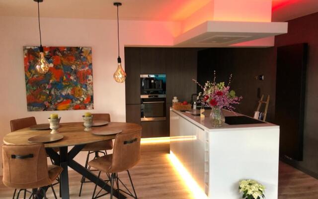 Luxueus nieuw zonnig hoekappartement SEAVIEW Heldenplein - 2x ruime garagebox