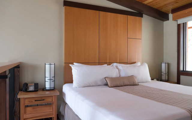 Sunshine Mountain Lodge