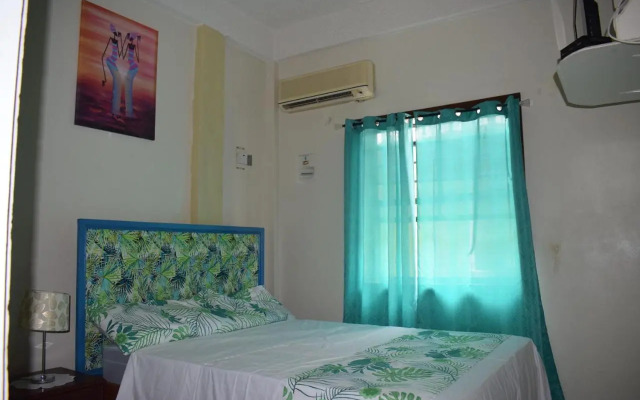 Tropical Breeze Guest House