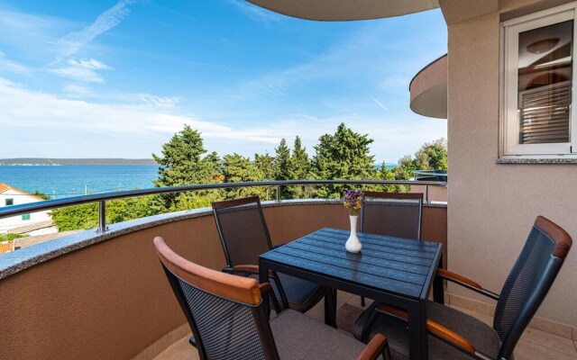 Amazing Home in Zdrelac With Wifi and 6 Bedrooms
