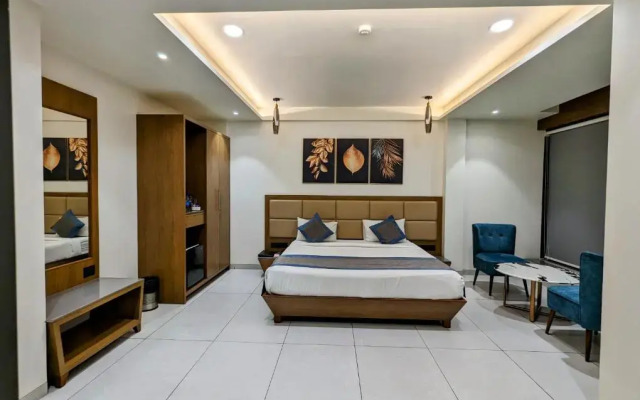 Hotel Red Chillee Restro