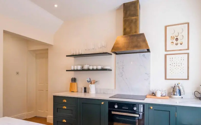 Luxurious Vineyard Hideaway At Stanlake Park