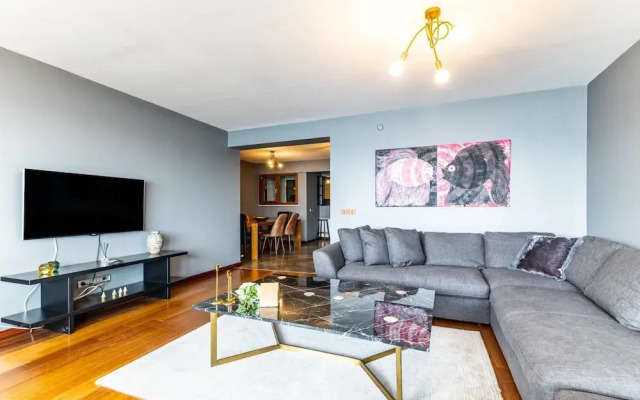 Duplex Flat w Panoramic Bosphorus View and Terrace