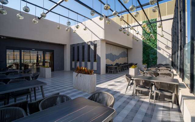 Best Western Plus Danat Almansak Hotel