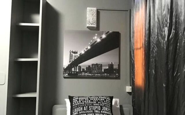 Add Home Hostel Vipavadee