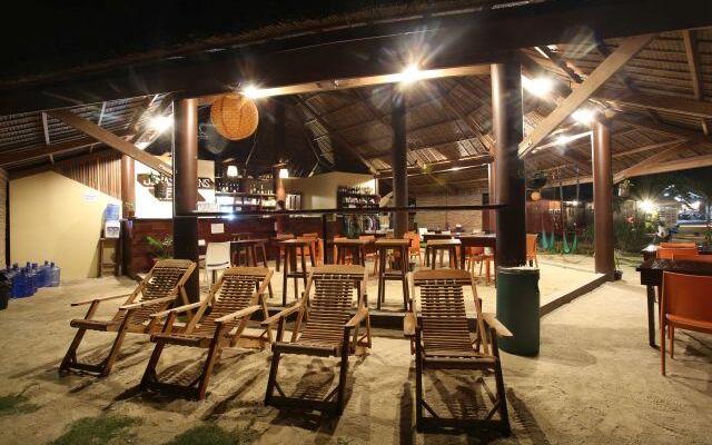 Jonas & Twins Resort