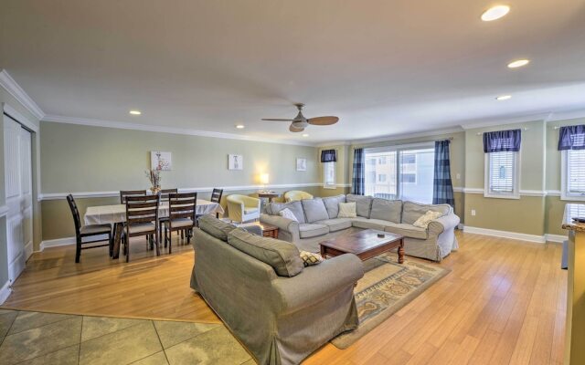 Spacious Wildwood Townhome w/ Covered Balcony