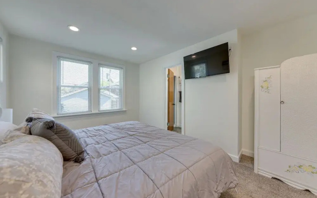 Pet-friendly St Louis Home w/ Grill & Backyard