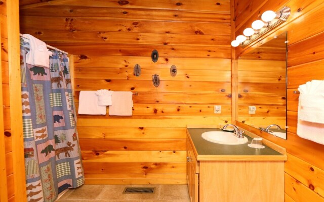 Snow Bear - Two Bedroom Cabin