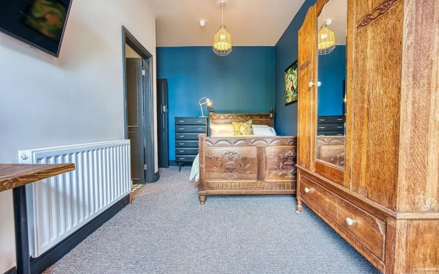 New Unique Keighley Room