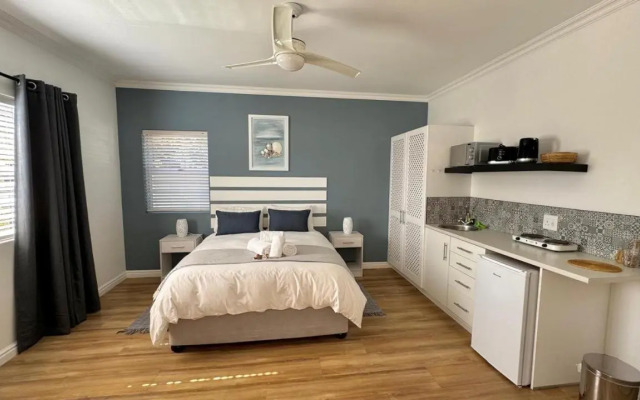 Plett57 - Self Catering - Room No1