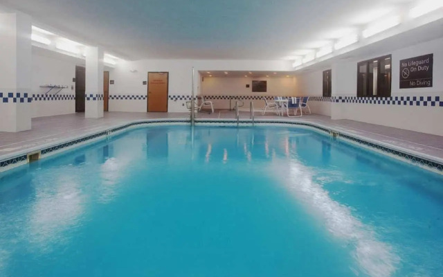 Baymont by Wyndham Thornton