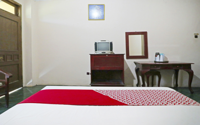 OYO 90382 Hotel Sarah Sukabumi