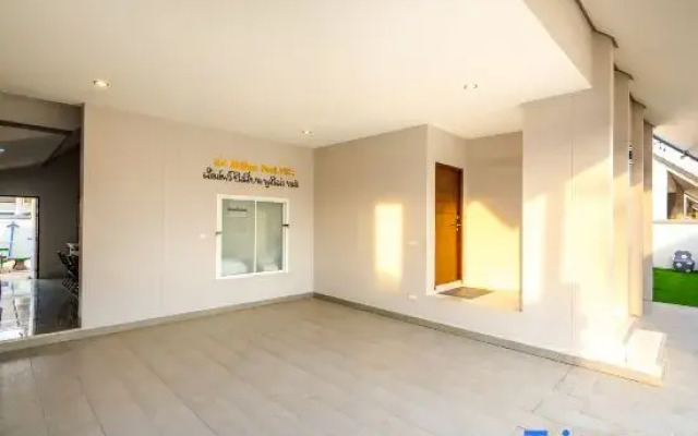 M4 Billion Pool Villa Cha-am