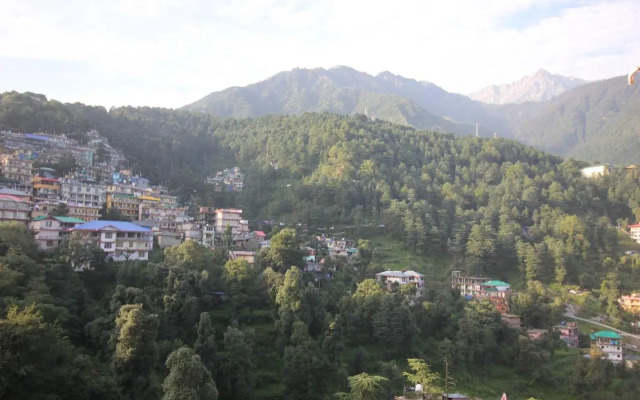 The Posh Hotel near Mall Road with Hassle Free Covered Parking