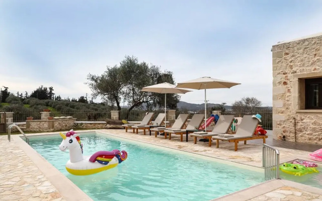 Heliopetra Lux Villa with private Pool