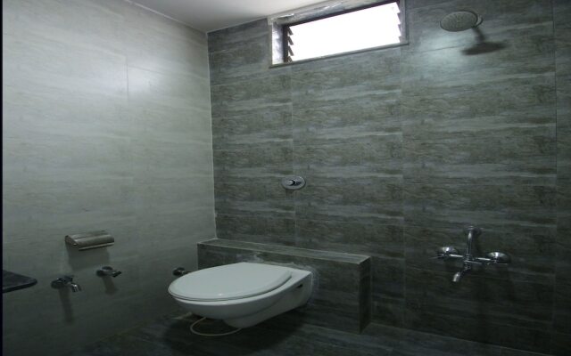OYO 8864 Hotel Royal City