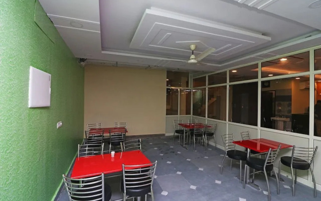 Shree Shyam Square By OYO Rooms