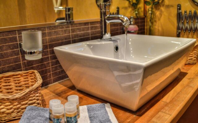 Iro Suites