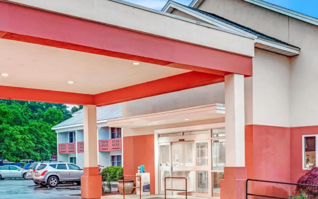 Days Hotel & Conference Center by Wyndham Methuen MA