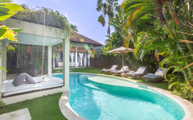 2BR Villa Alice Dua in Seminyak