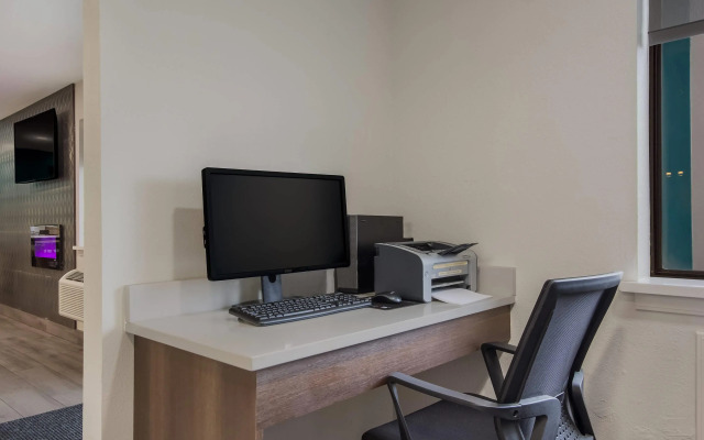 Clarion Pointe Harrodsburg-Danville