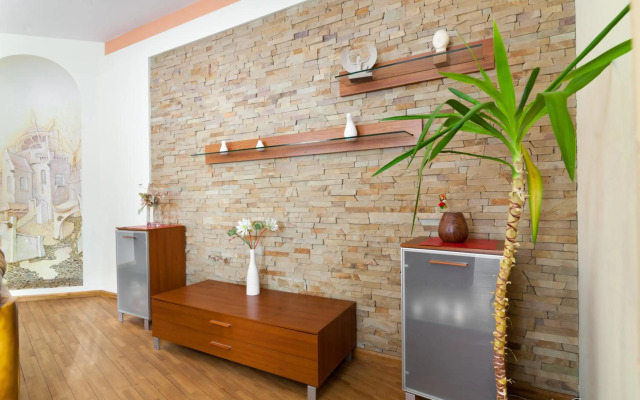 Апартаменты двухкомнатные для 6х около парка в центре