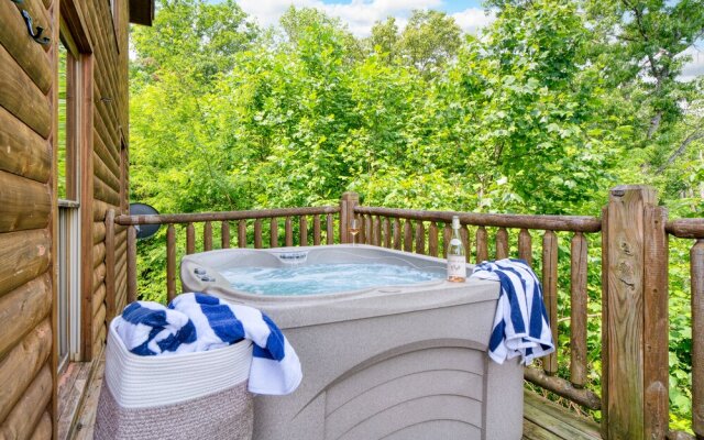 Hollow's Haven by Avantstay Hot Tub, Sauna, Balcony and Tree Top Views